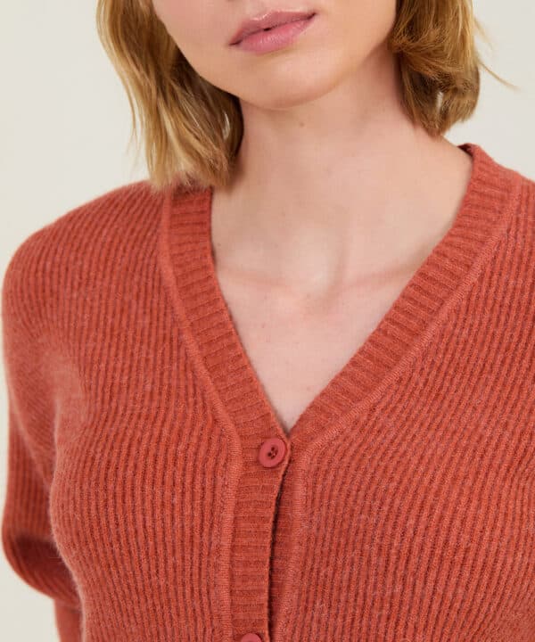 Cardigan Meisie corto en canale Meisie M114K10BTS 05 e1755814665317