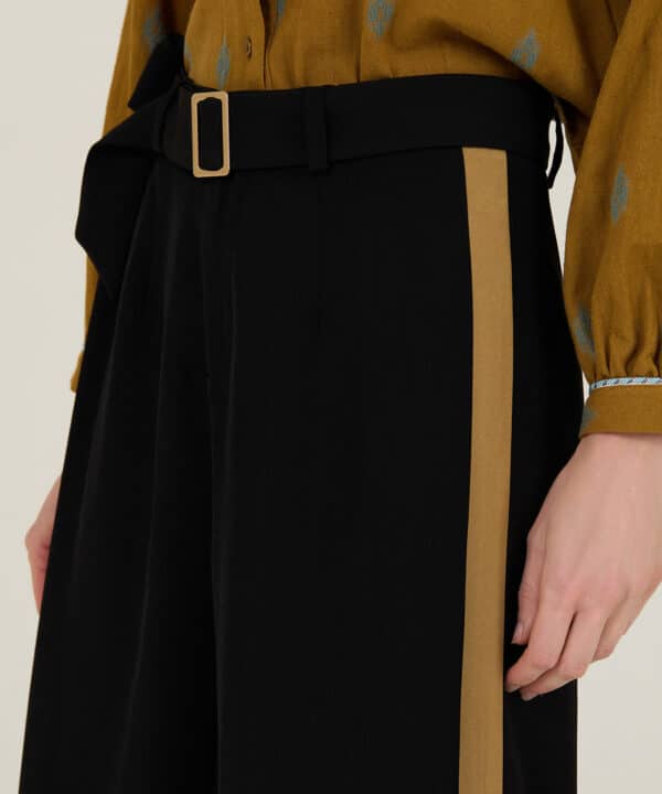 Pantalon cropped meisie bicolor meisie M05P131BLK 05 e1756220893215
