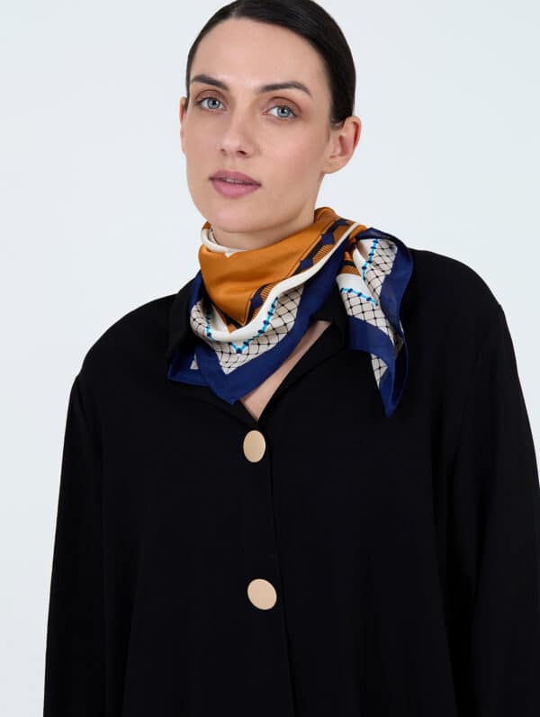 Skatie Panuelo cuadrado pequeno skatie S18A37IVY 01 e1758734950957 Pañuelo cuadrado SKATÏE satinado azul - camel