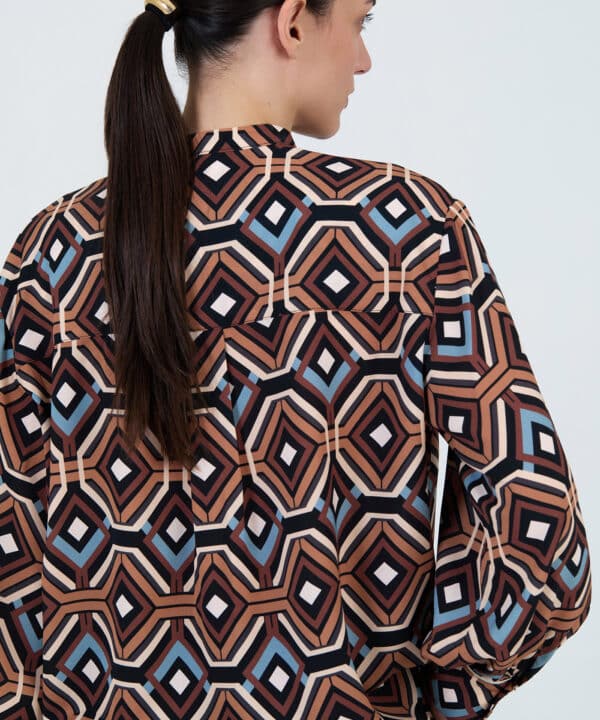 Skatie blusa estampado geometrico skatie S05B131RUS 03 e1758736569711