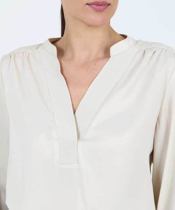 Skatie blusa satinada canale skatie S05B116RCE 03 e1758736135166