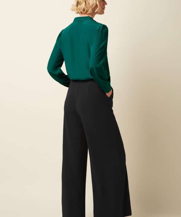 Pantalon negro King louie Peppa Woven Crpe King Louie Espana 07833 001 MB e1759909678353