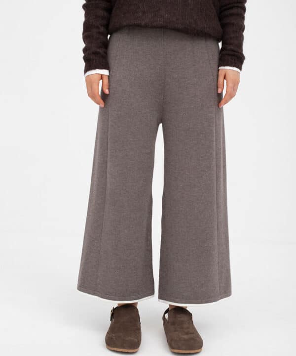 Pantalon punto NAKA MARRON 3 mus bombon e1760563794397