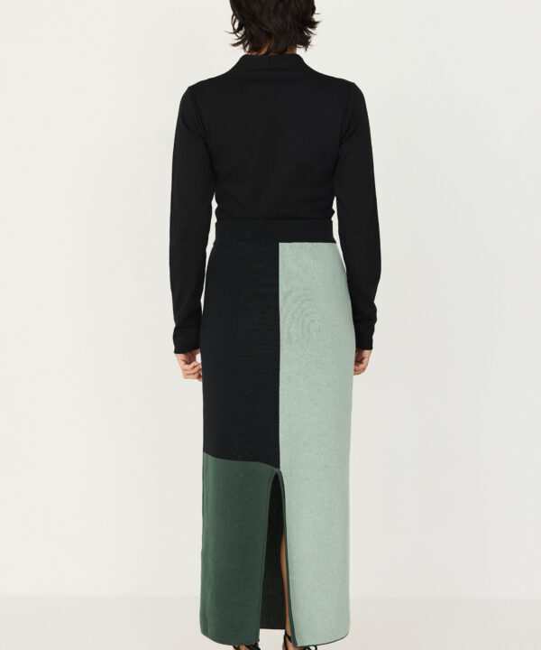 Alternative view of Falda larga de punto SKFK Loiate
