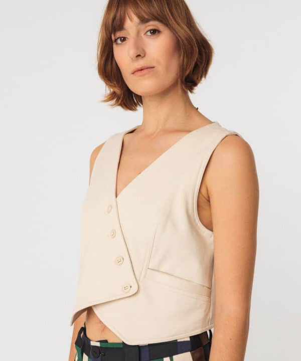 camisa barria chaleco corto SKFK crema crudo scaled e1760300072153