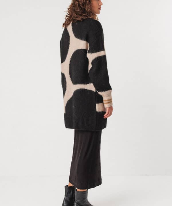 cardigan SKFK sua chaqueta negra cruda wsw00738 13 4 scaled e1760469407980
