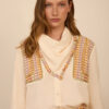 Meisie blusa bimateria con panuelo Meisie M05B58IVY 01 e1770917247211