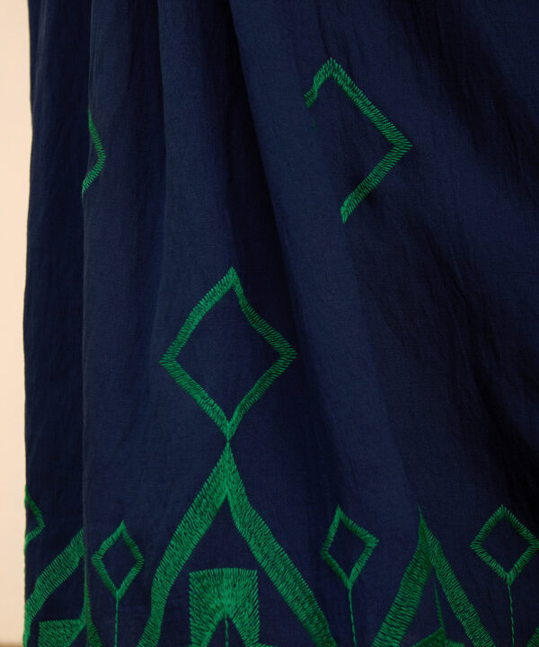 Meisie blusa con bordado a contraste azul meisie M99B07PEN 06 e1770917328252