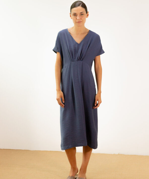 PAN Vestido azul pico manga corta PAN producto basico Spring26 54 scaled e1771167892660
