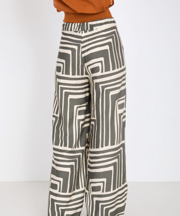 Skatie Pantalon estampado grafico Skatie S05P160NLE 06 e1770574471568