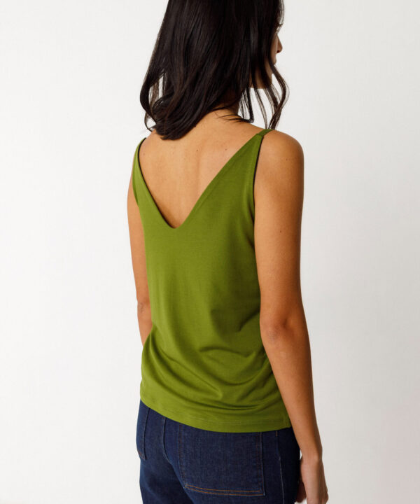 SKFK camiseta IKERNE top reversible verde oliva azul marino scaled e1774423247359
