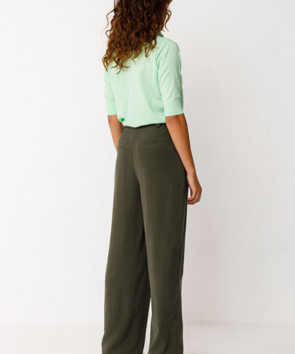 SKFK pantalon AIDE verde caqui largo scaled e1774427293708