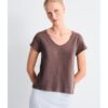 camiseta luzara Mus Bombon marron chocolate escote pico