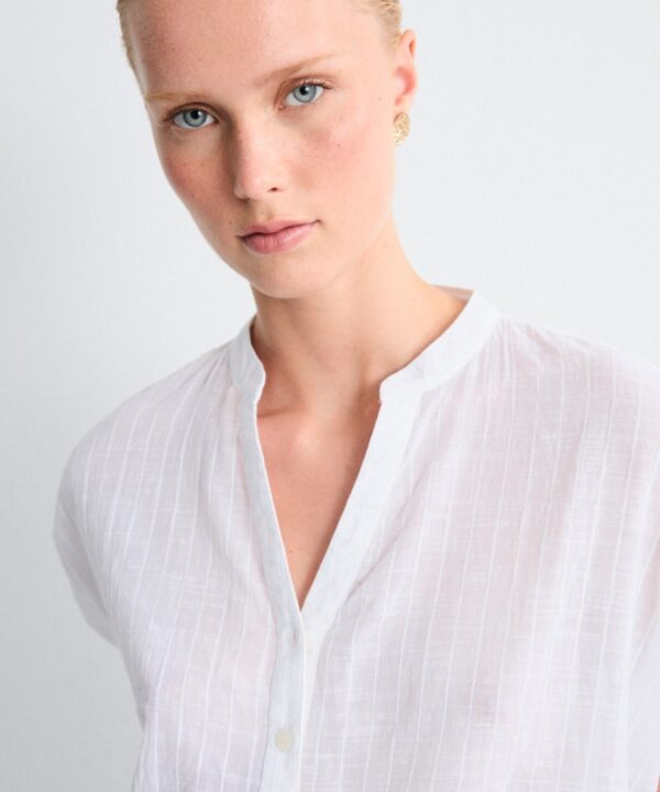 Mus bombon blusa sare blanca cuello mao