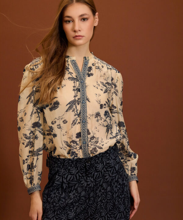 Blusa MEISÏE con bordado floral
