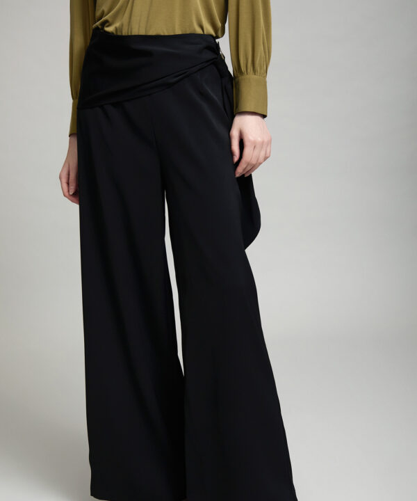 Pantalón negro SKATÏE detalle en cintura