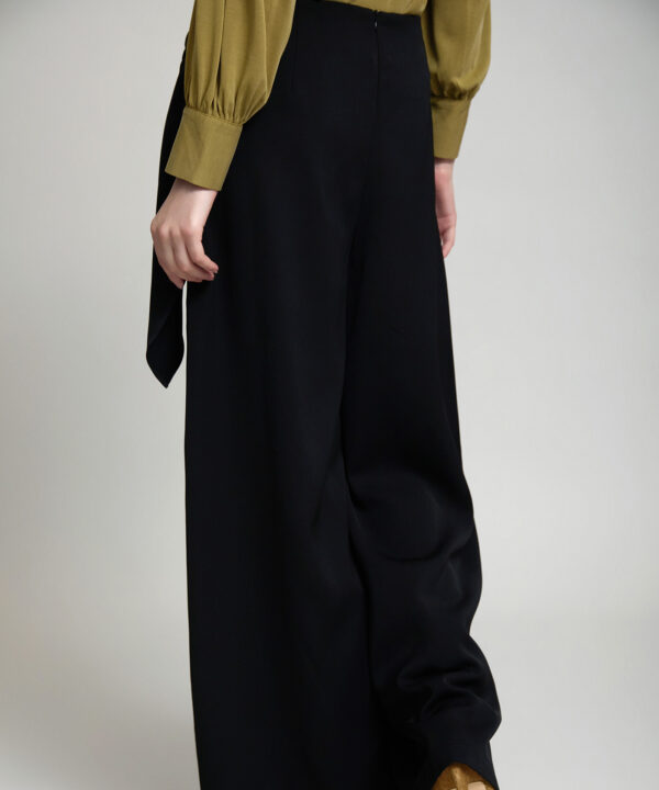 Skatie pantalon detalle en cintura negro skatie S202P04BLK 05